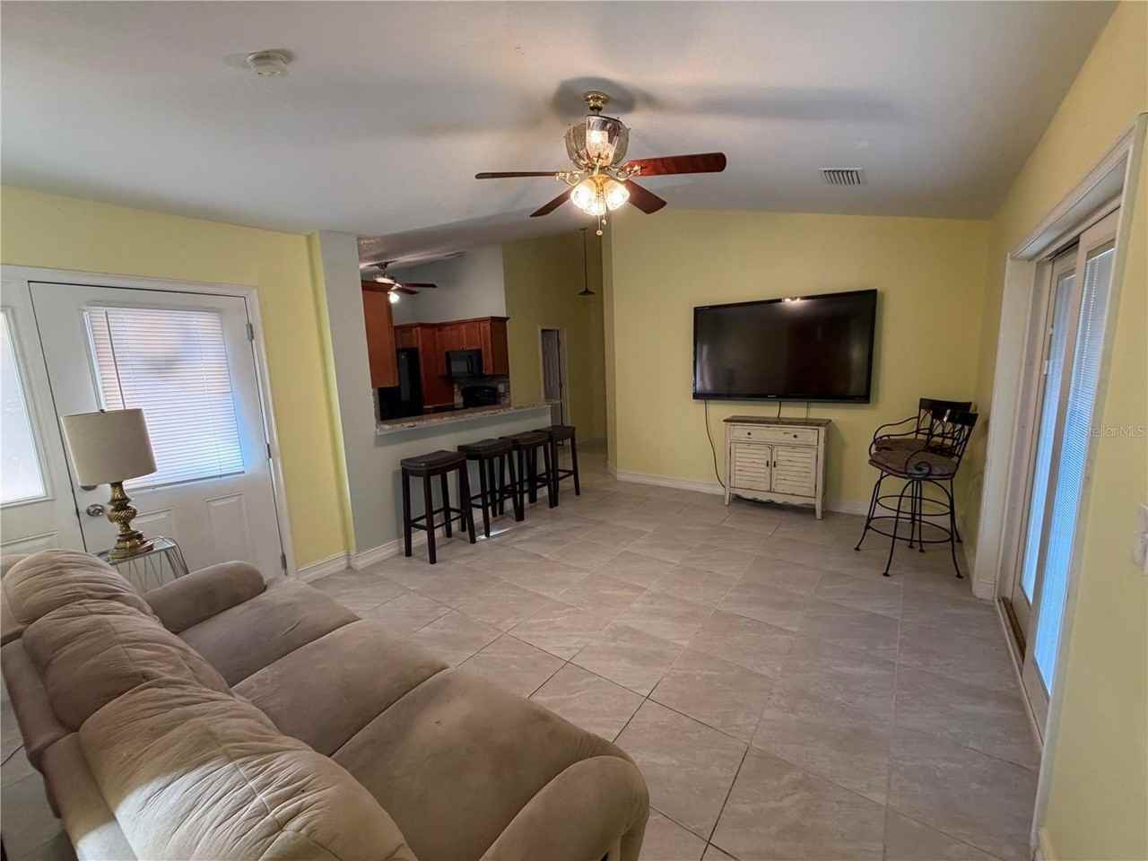 1131 Dogwood Ave - Photo 7 of 23