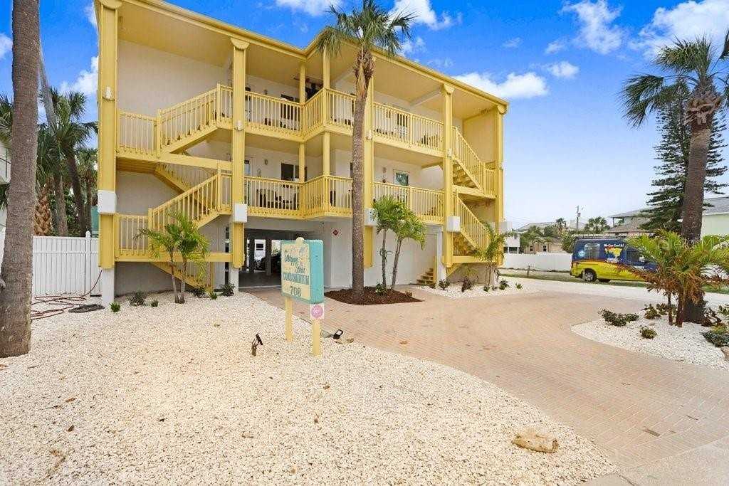 708 Gulf Blvd #A - Photo 4 of 30
