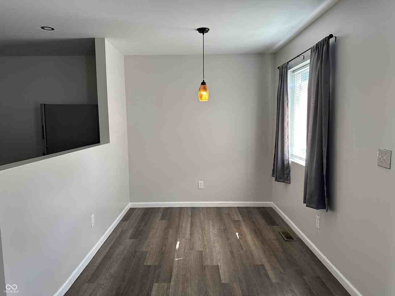 2921 N Dearborn St - Photo 2 of 17