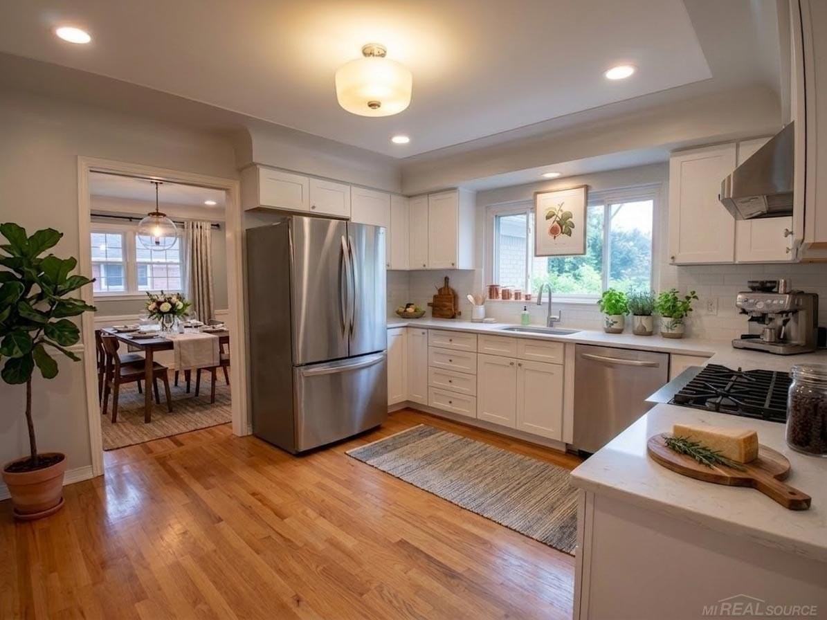 906 Putney St - Photo 4 of 16