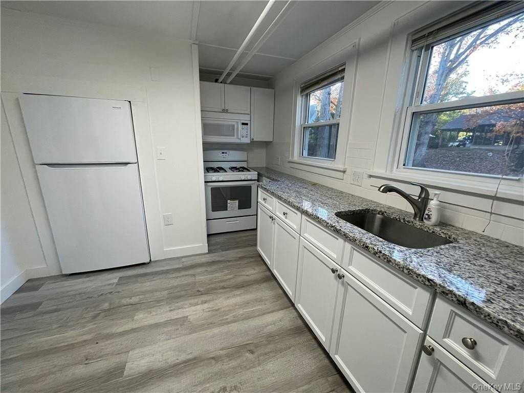 97 Murray Ave #1 - Photo 5 of 9