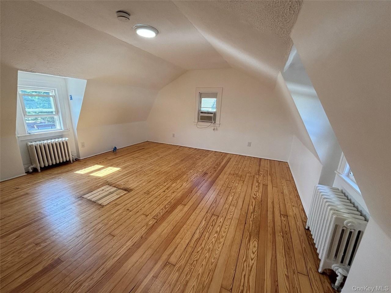 6 Alexander Pl - Photo 4 of 15