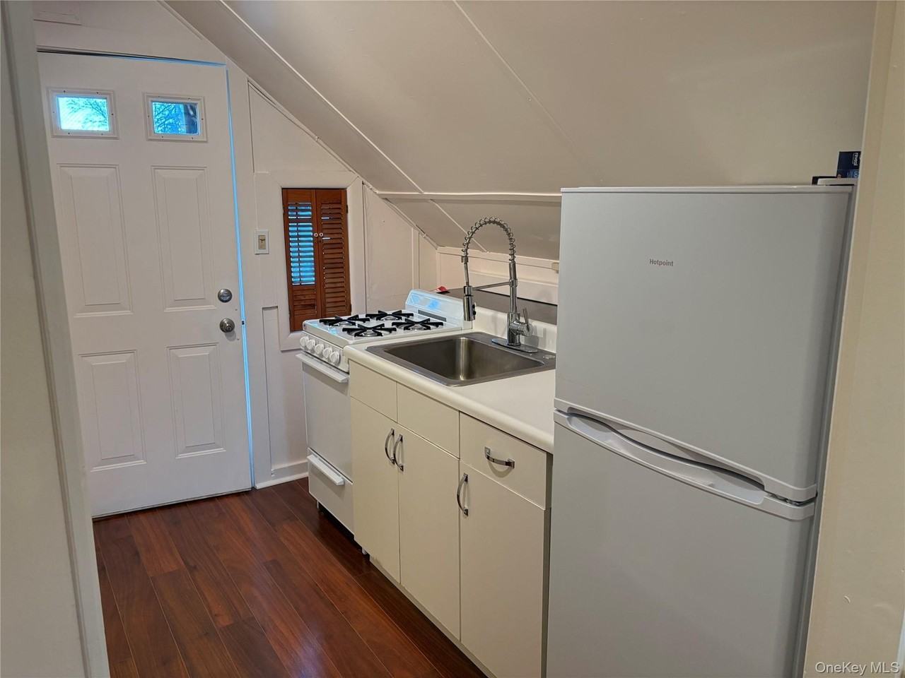 35 Oak St - Photo 4 of 4