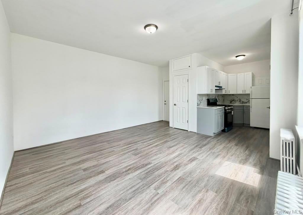 2011 Himrod St - Photo 2 of 11