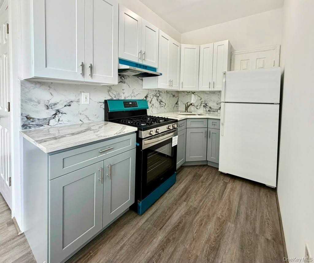 2011 Himrod St - Photo 3 of 11