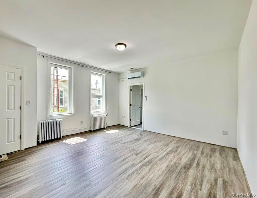 2011 Himrod St - Photo 5 of 11