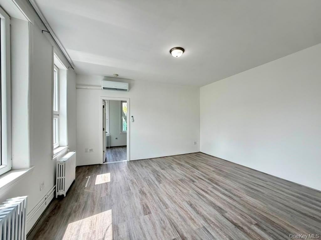 2011 Himrod St - Photo 6 of 11