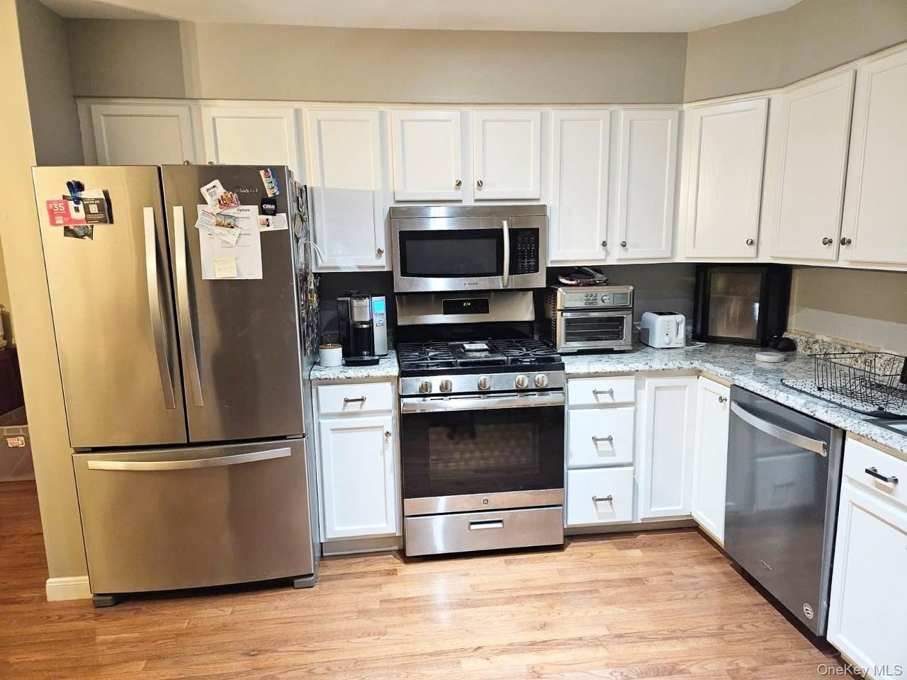 24 Waterford Cir - Photo 3 of 13