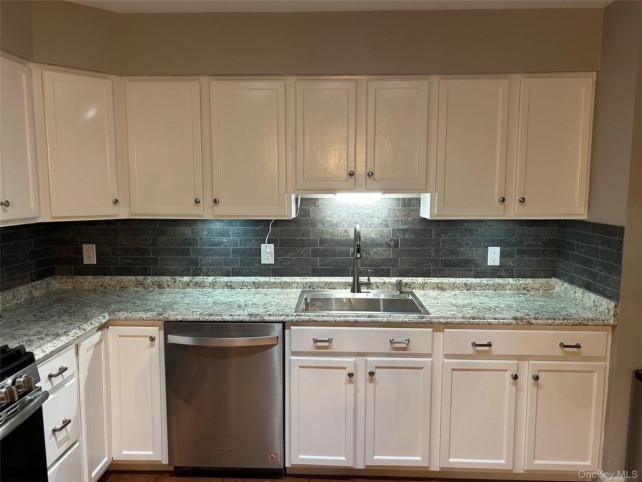 24 Waterford Cir - Photo 4 of 13