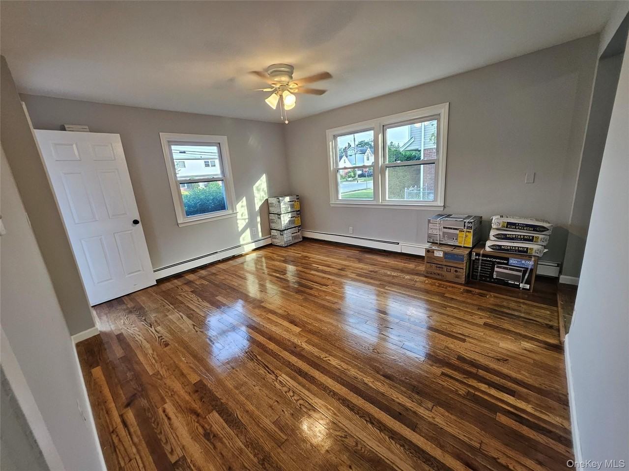 1571 Powers Ave - Photo 5 of 19
