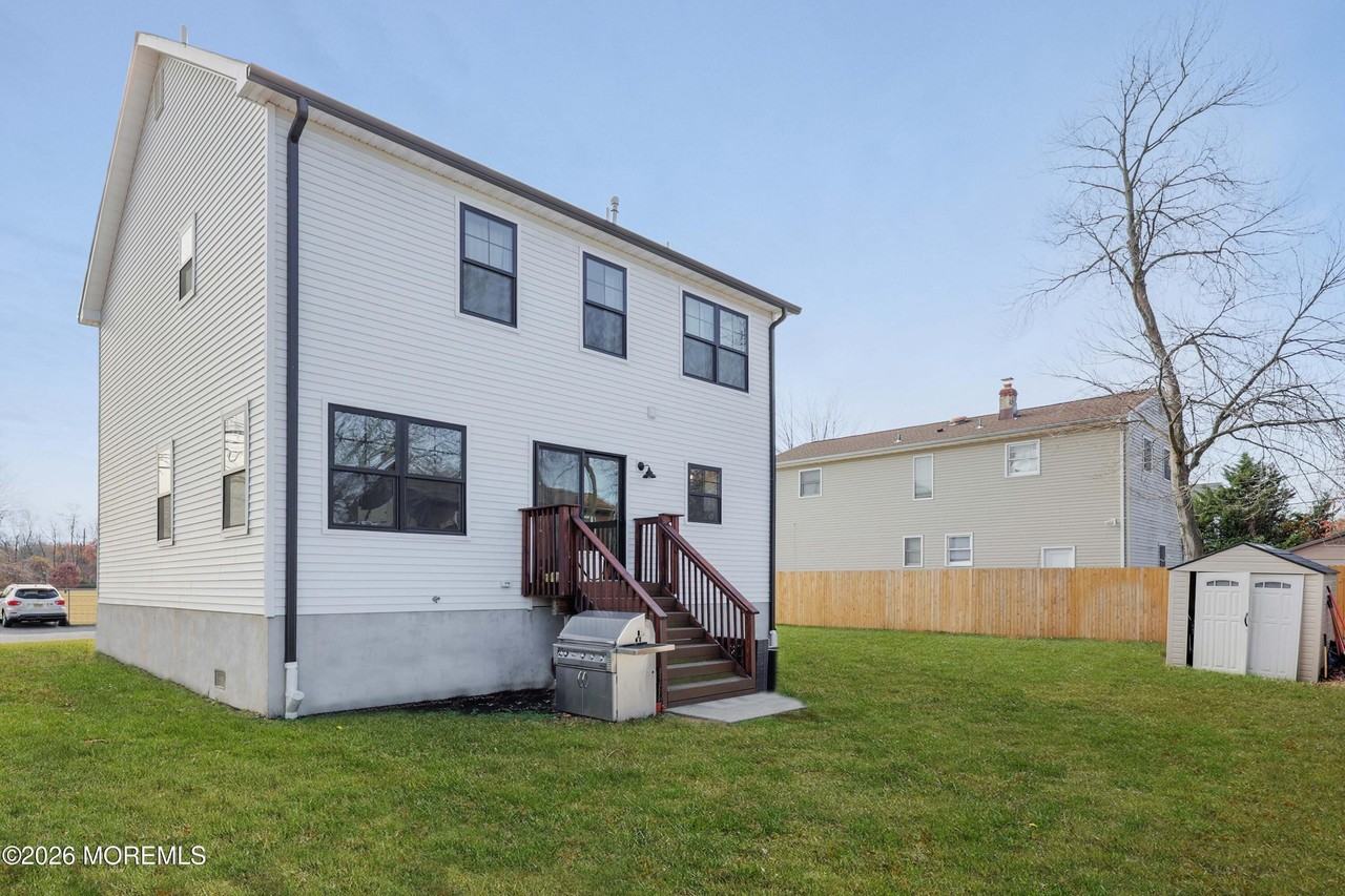 35 Alberta Ave - Photo 6 of 25