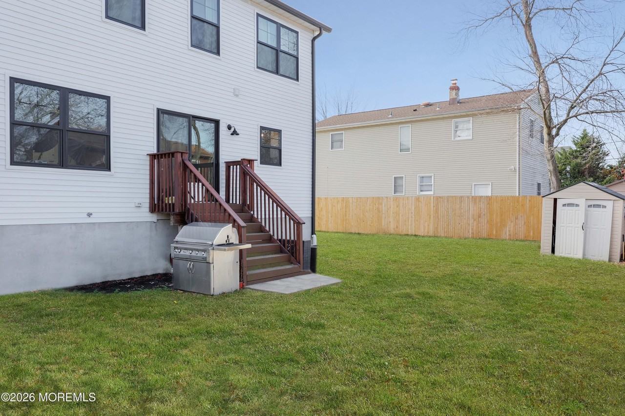 35 Alberta Ave - Photo 7 of 25