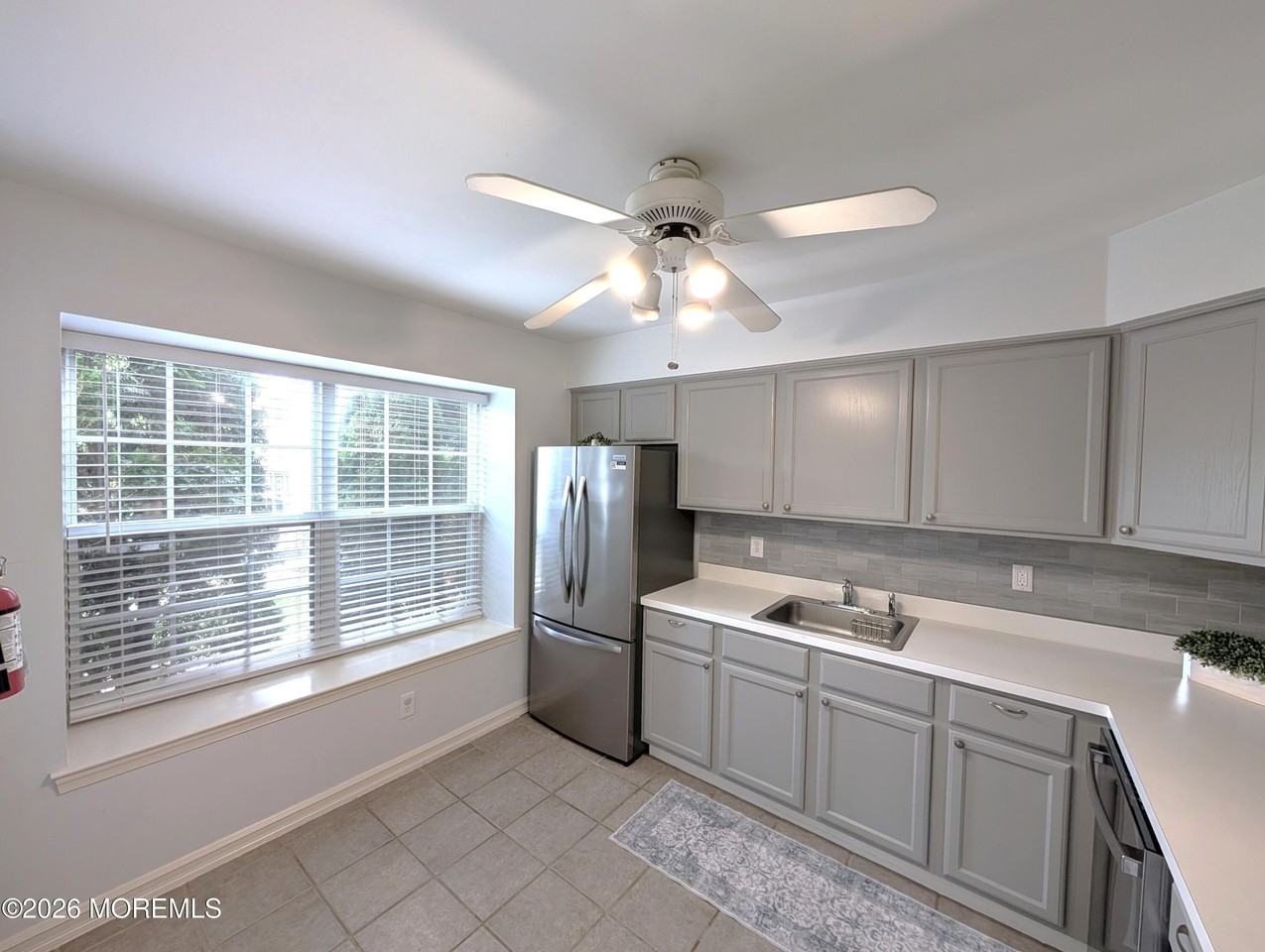 53 Grassmere Ct #5 - Photo 3 of 18