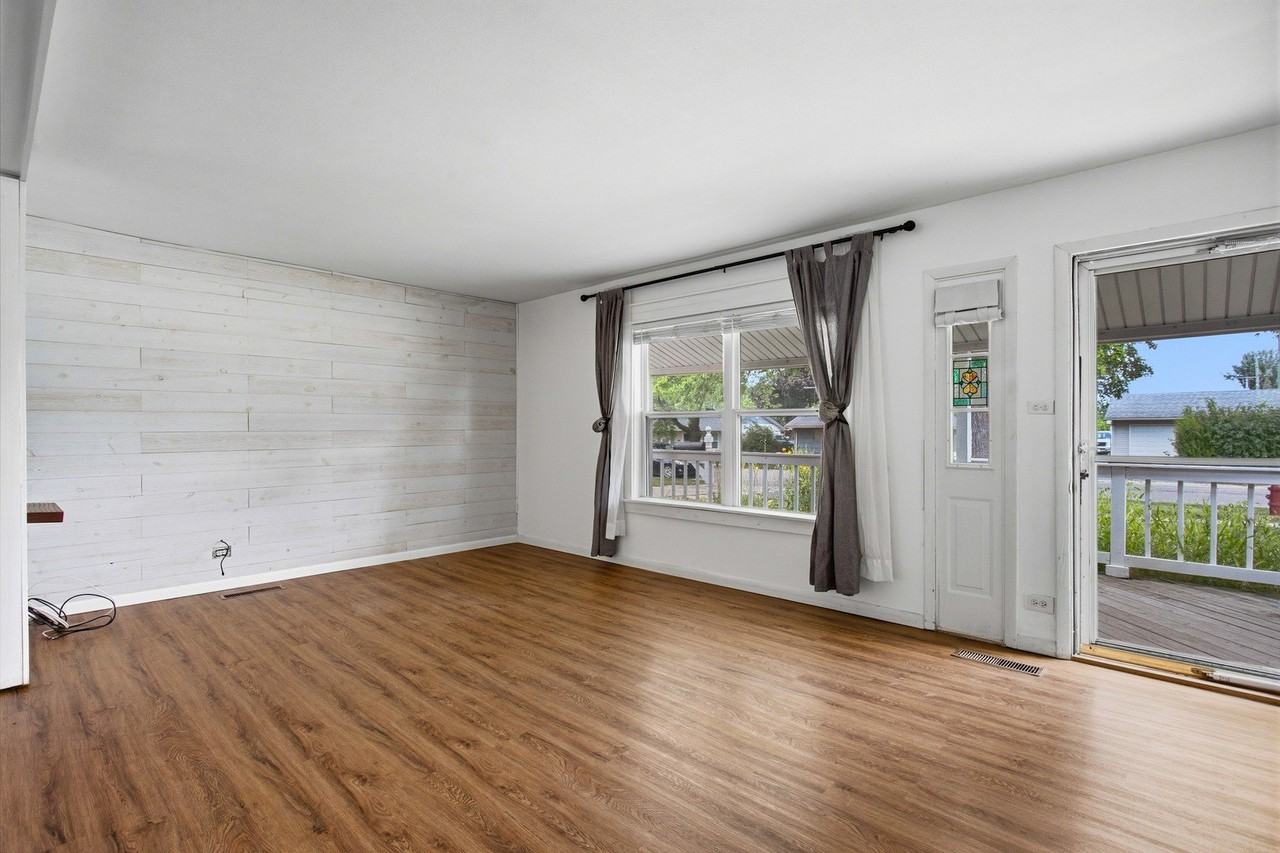 1023 Highland Ave - Photo 4 of 18