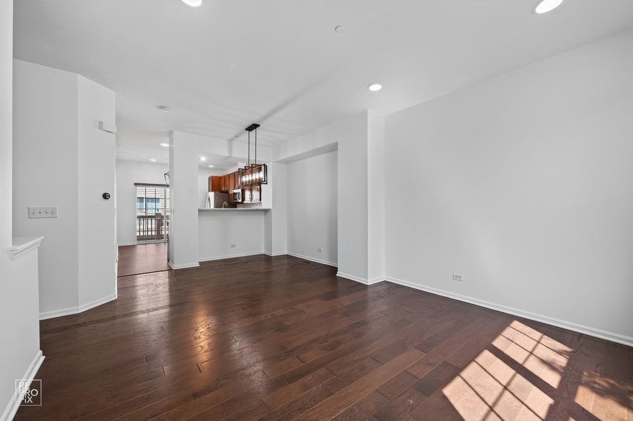 220 Laurel Ave - Photo 3 of 22