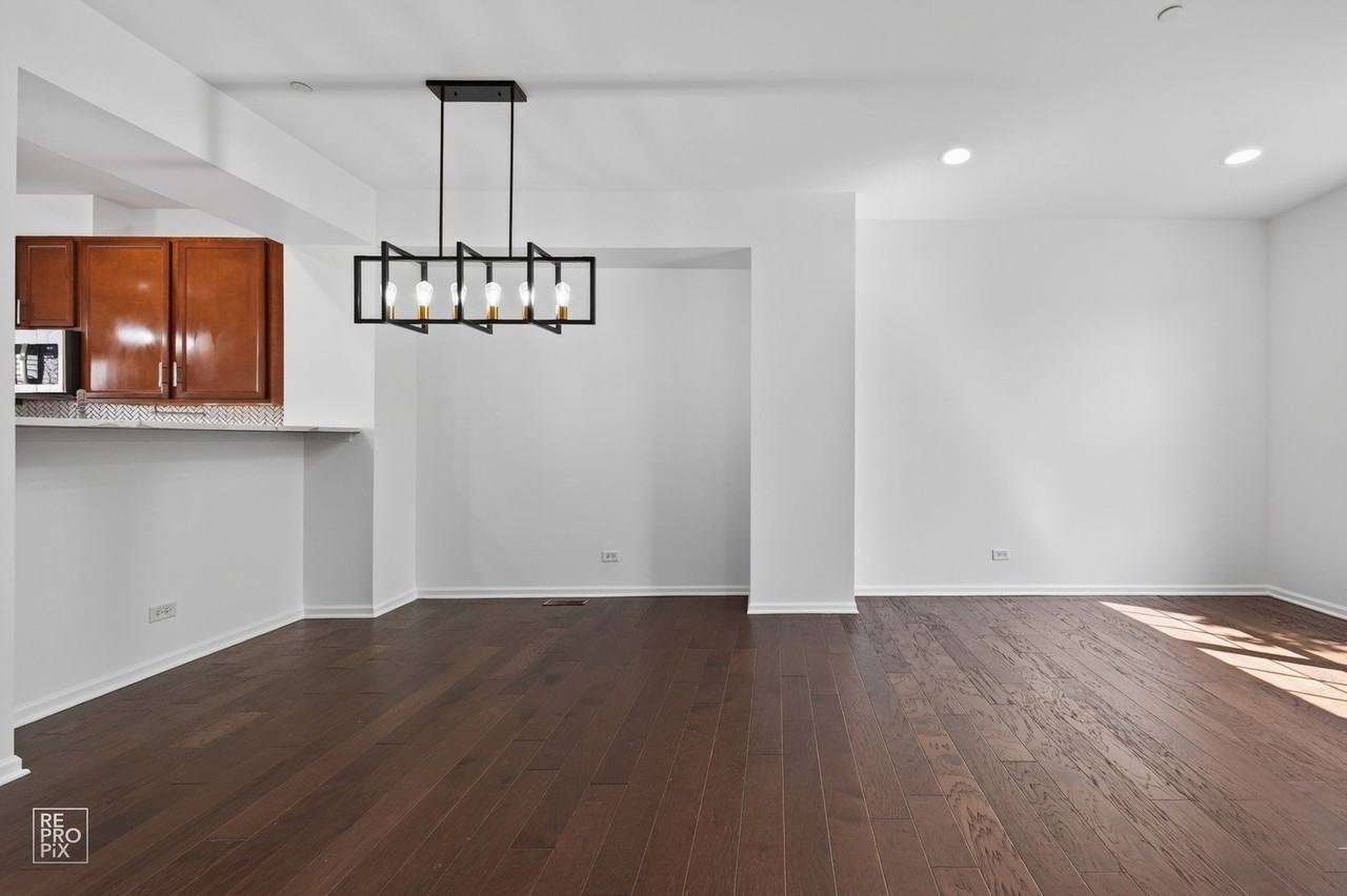 220 Laurel Ave - Photo 4 of 22