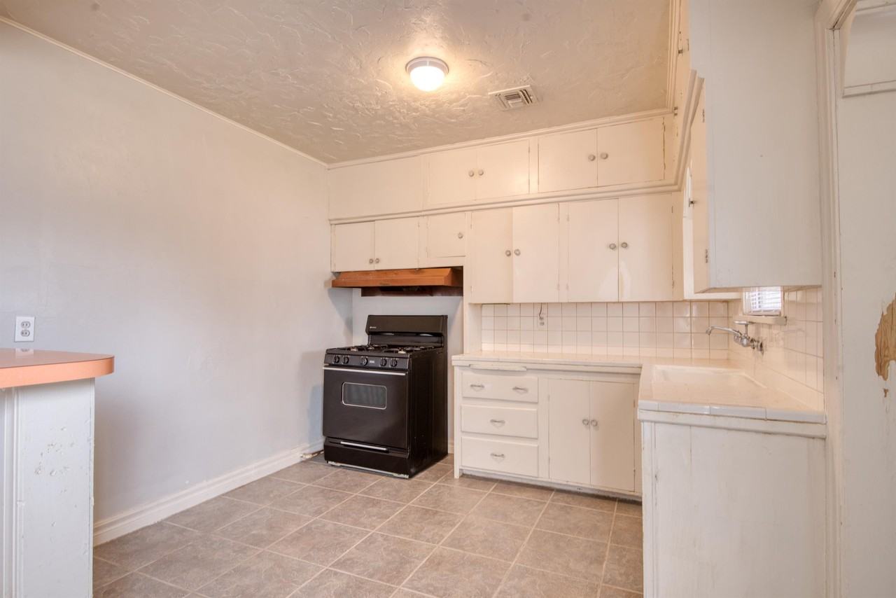 1132 N Saint Clair Ave #1 - Photo 4 of 18