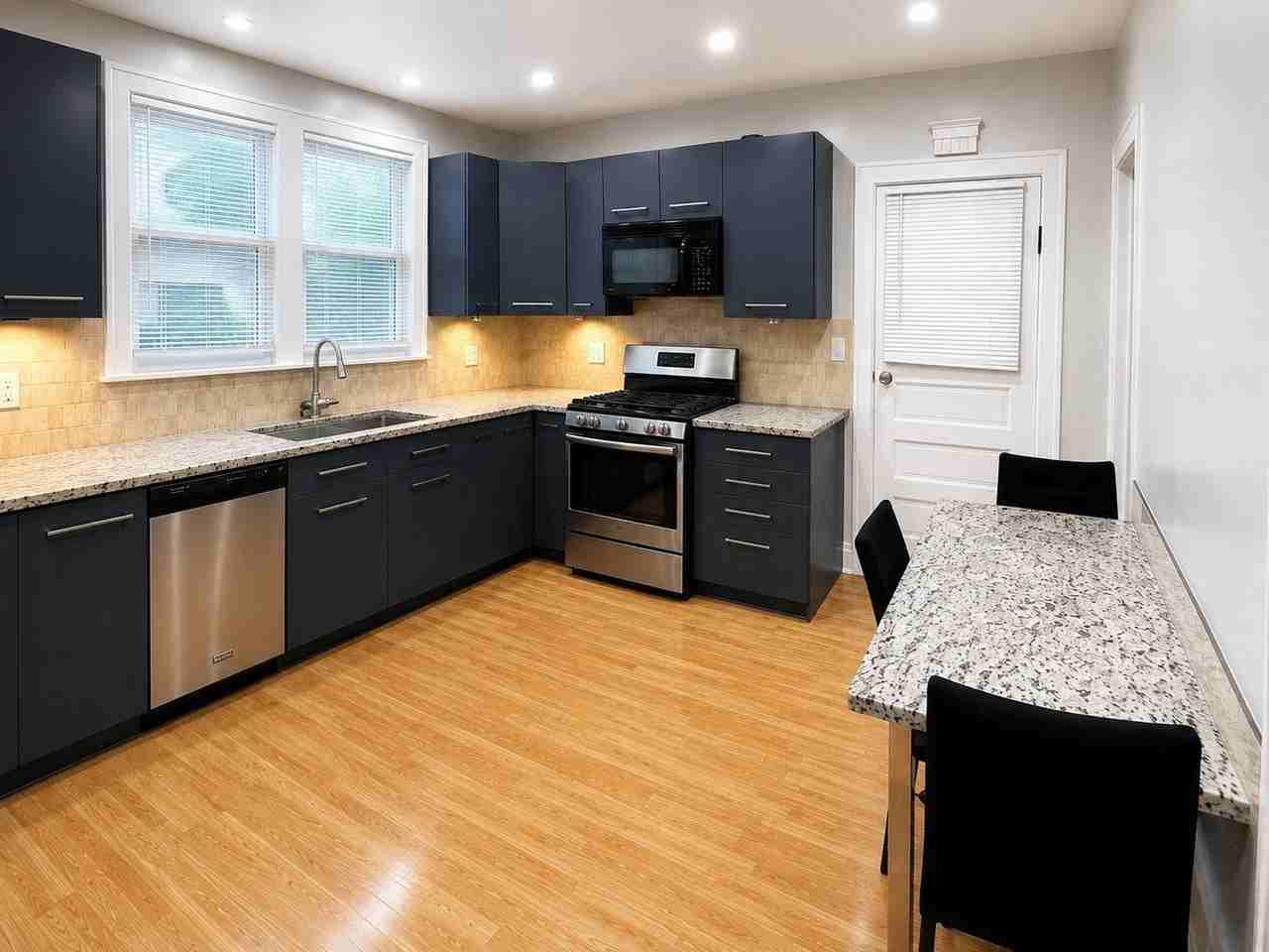 4326 Wesley Ter - Photo 4 of 18