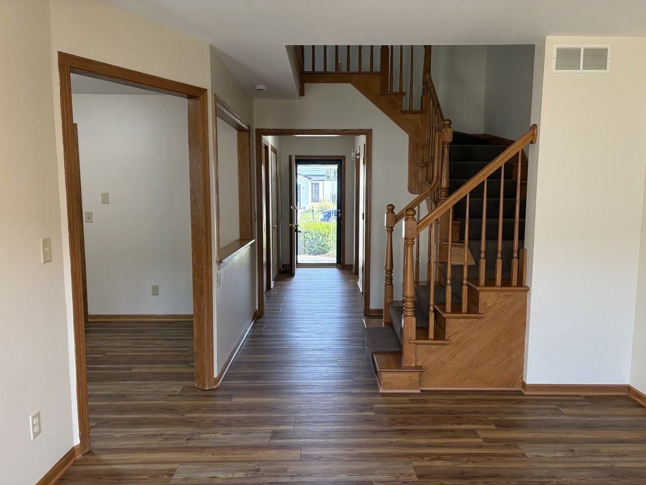 655 Hill St - Photo 7 of 20