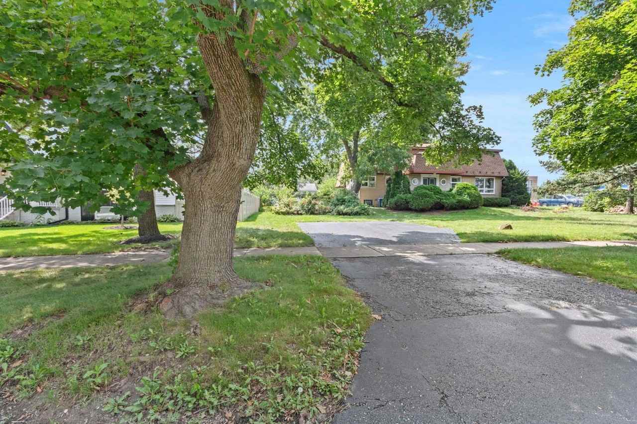 288 Middaugh Rd - Photo 3 of 47