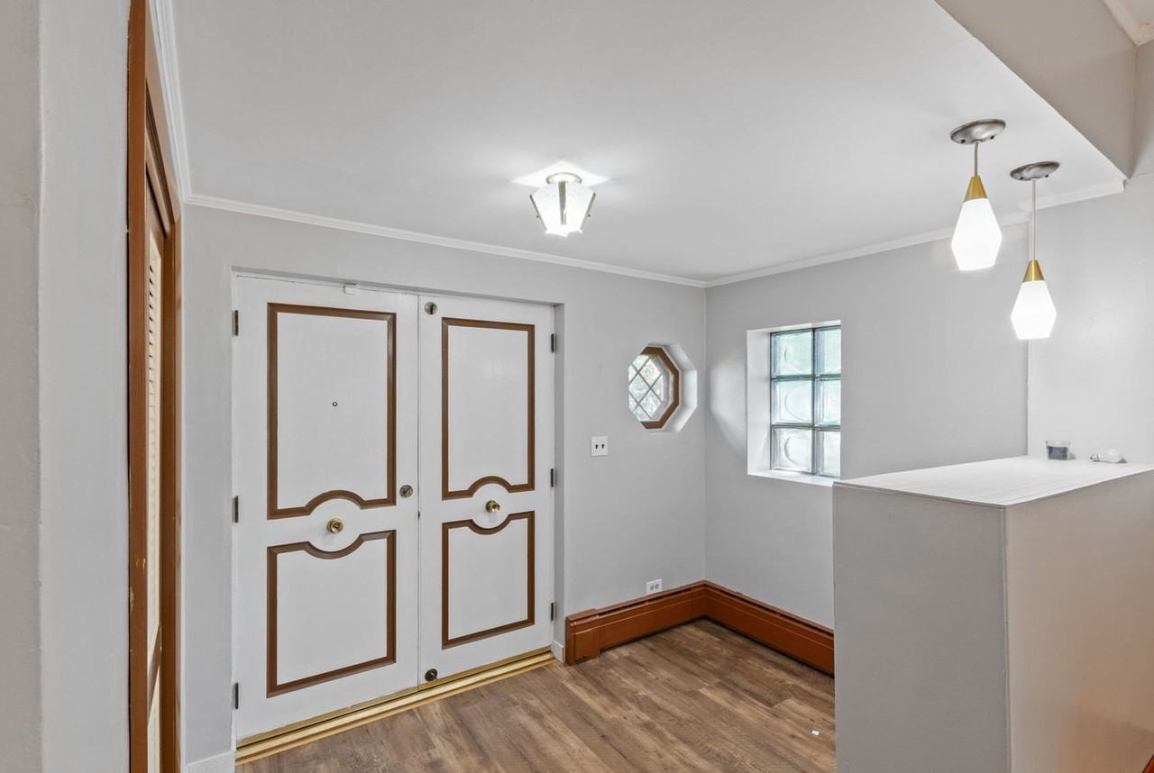 288 Middaugh Rd - Photo 7 of 47