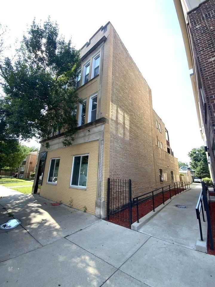 5511 W Diversey Ave #3 - Photo 2 of 18