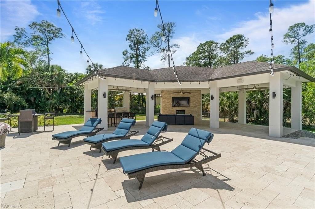 5420 Boxwood Way - Photo 4 of 33