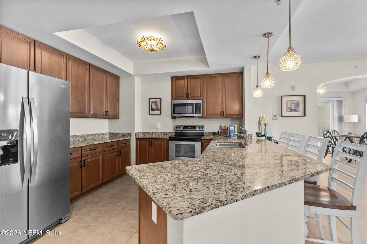 525 3rd St N #301 - Photo 4 of 45