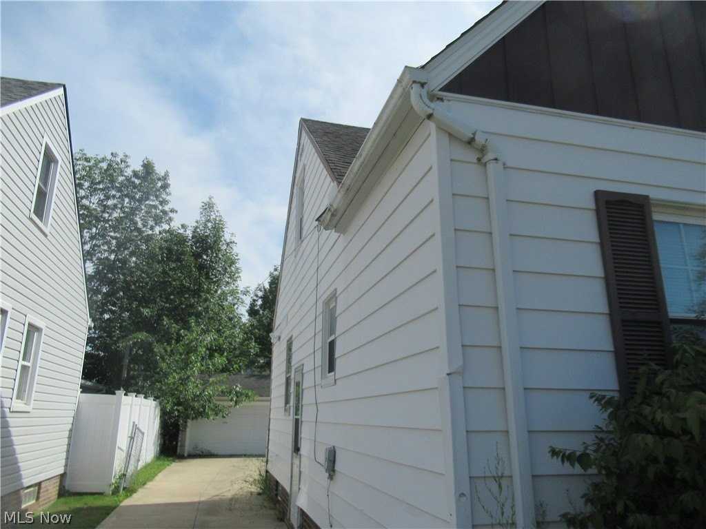 5203 Maplecrest Ave - Photo 2 of 27