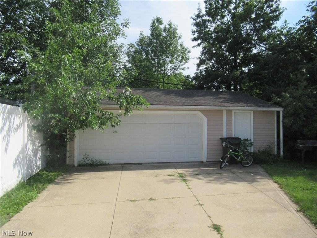 5203 Maplecrest Ave - Photo 3 of 27