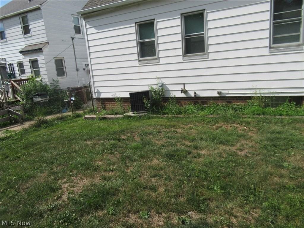 5203 Maplecrest Ave - Photo 5 of 27