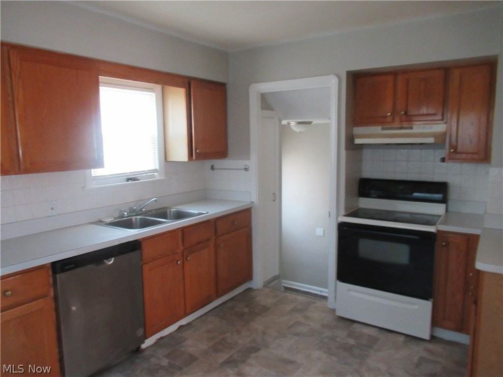 5203 Maplecrest Ave - Photo 6 of 27