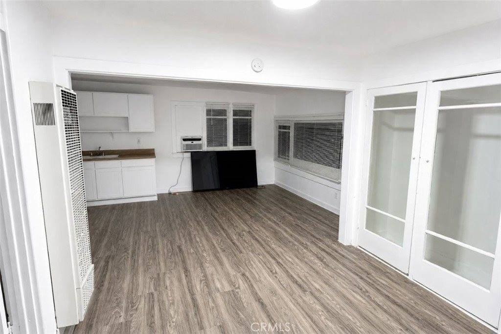 1007 E Maple St #5 - Photo 5 of 7