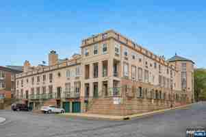 featured image of 50 Pine St #C211