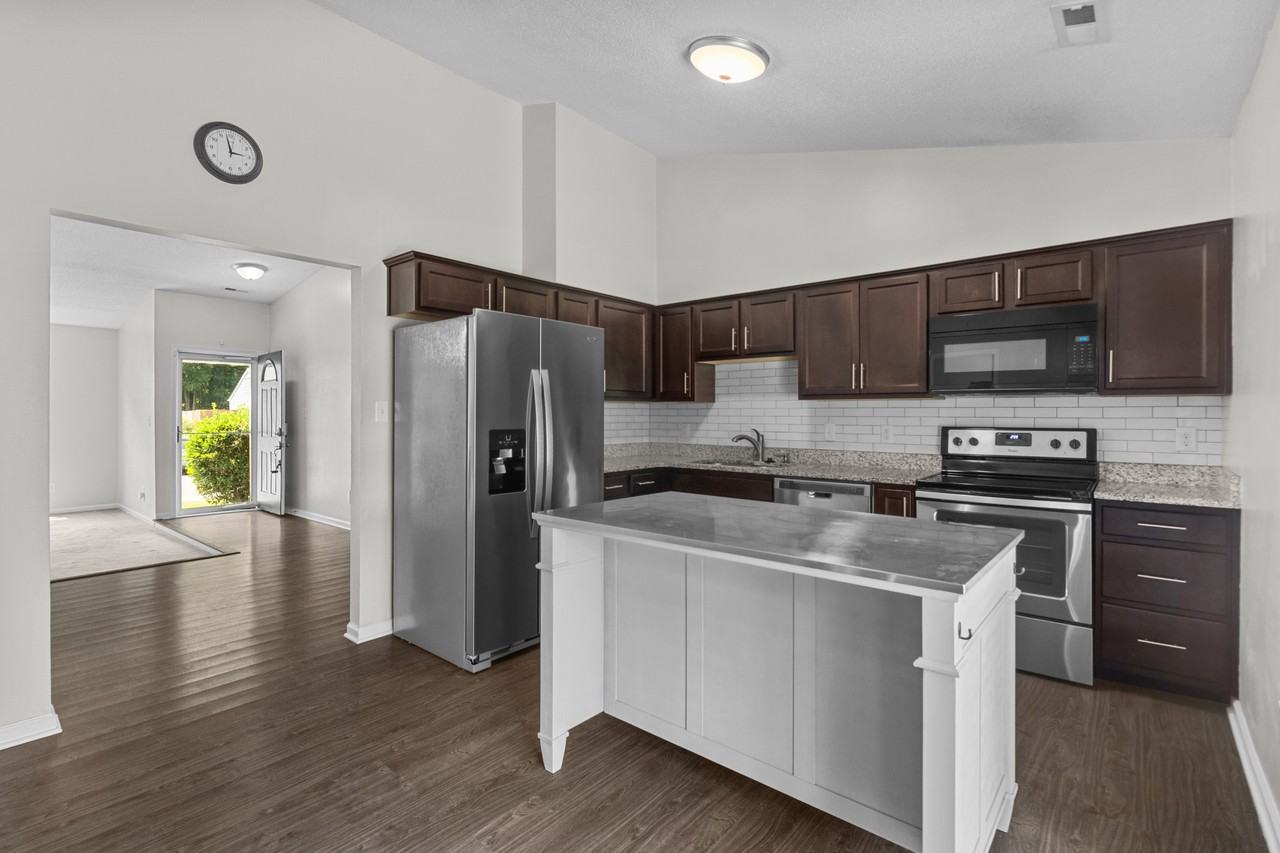 3409 Woodbaugh Dr #1 - Photo 5 of 21