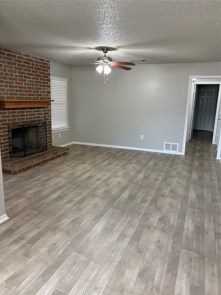 1225 Fairhaven Dr - Photo 5 of 18