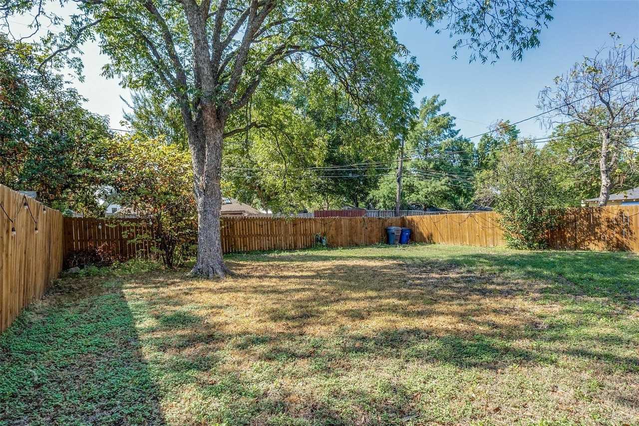 3732 Seguin Dr - Photo 4 of 21