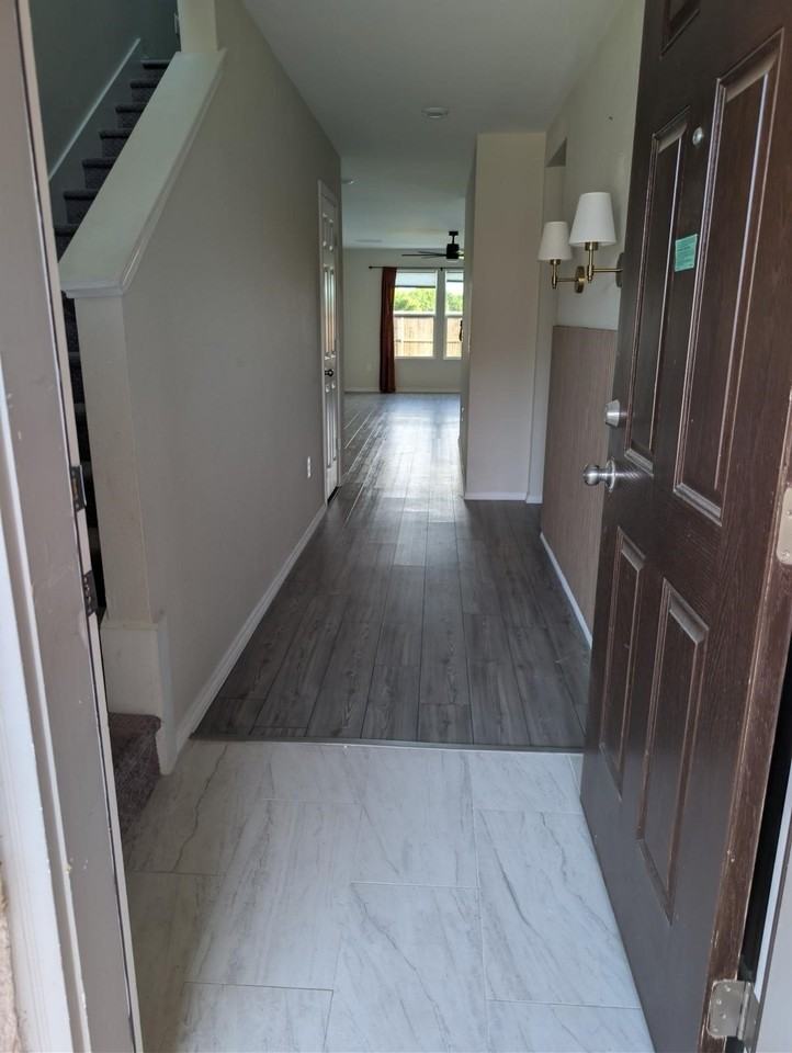 455 Manchester St - Photo 2 of 13