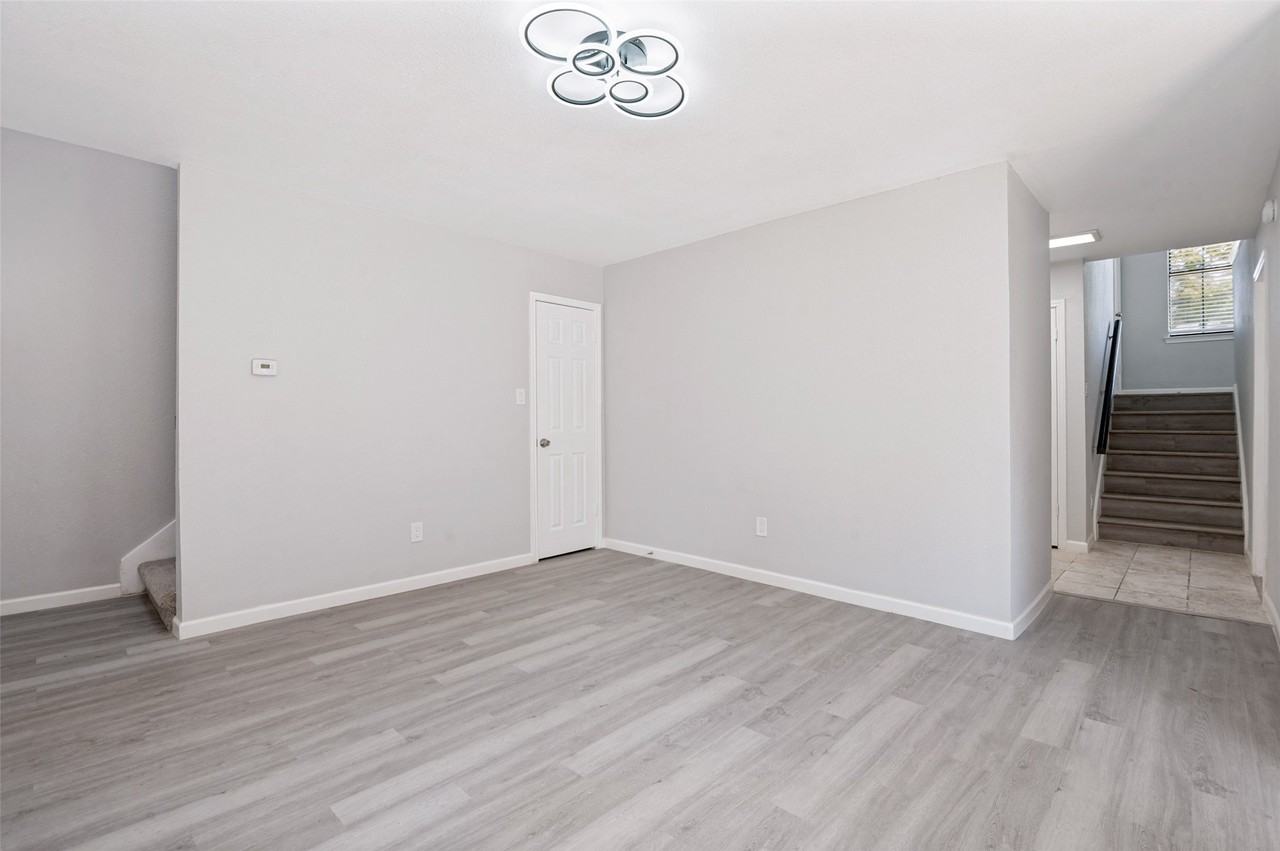 1618 San Francisco St - Photo 5 of 28