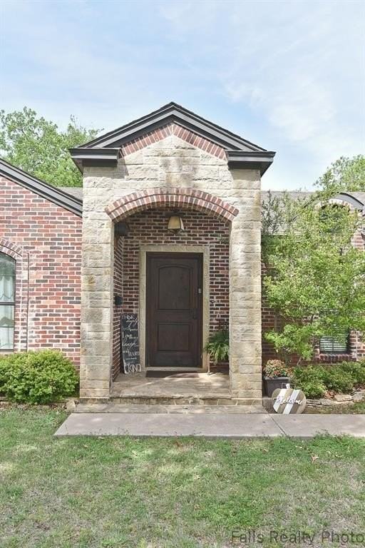 2700 Taft Blvd - Photo 2 of 40