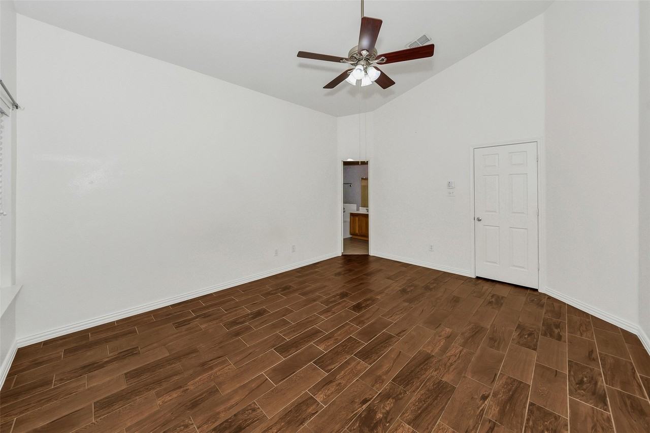 10117 Sourwood Dr - Photo 5 of 31
