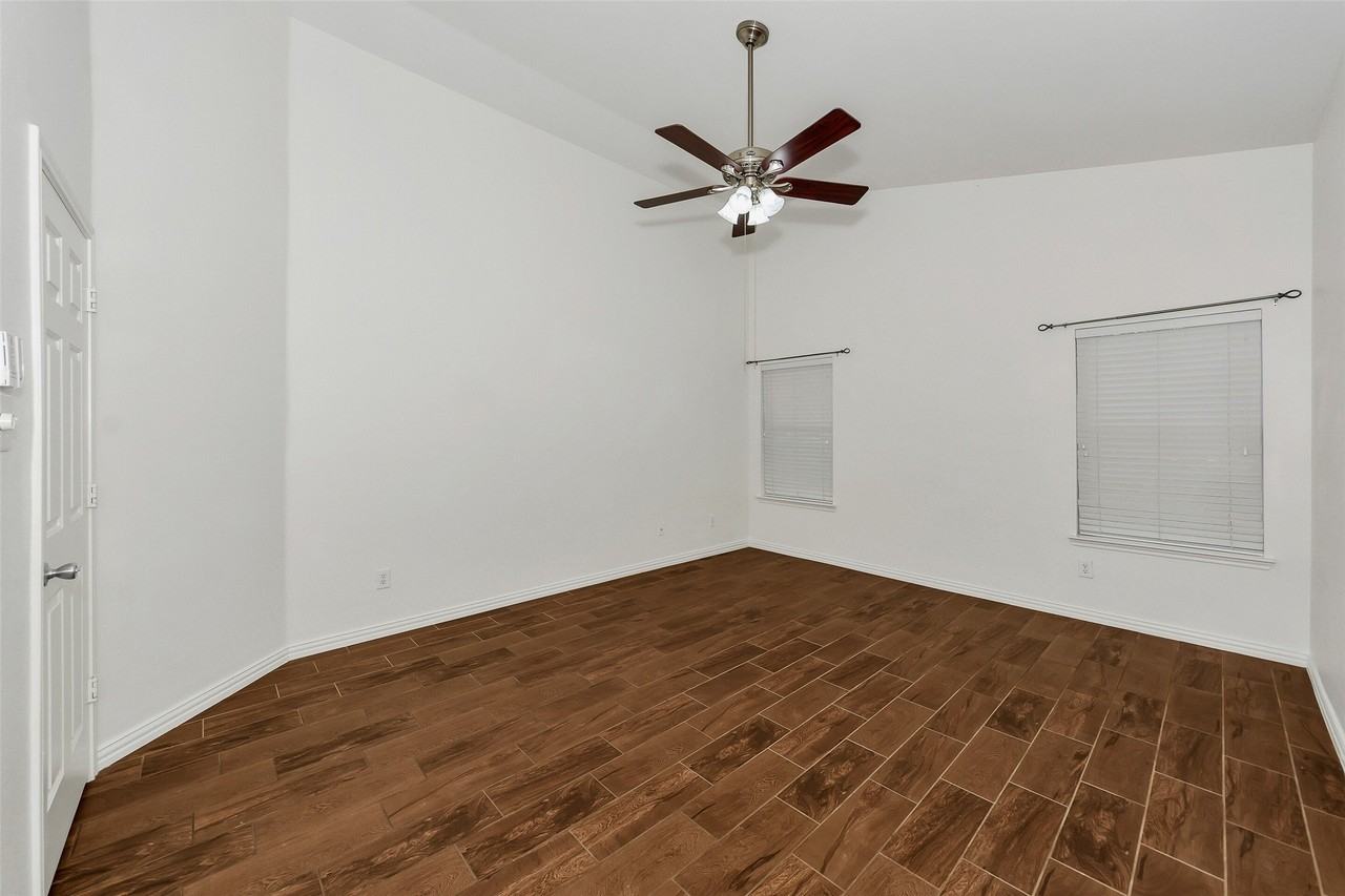 10117 Sourwood Dr - Photo 6 of 31
