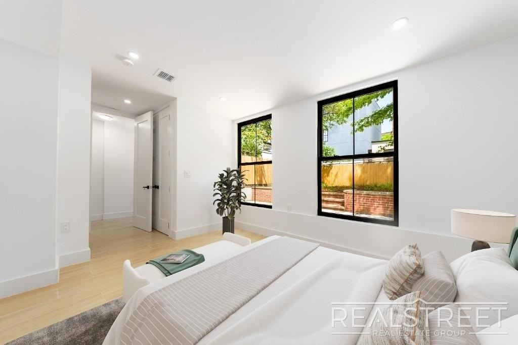 422 Humboldt St #1 - Photo 4 of 13