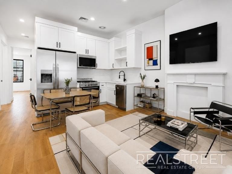 346A Chauncey St #1 - Photo 2 of 12