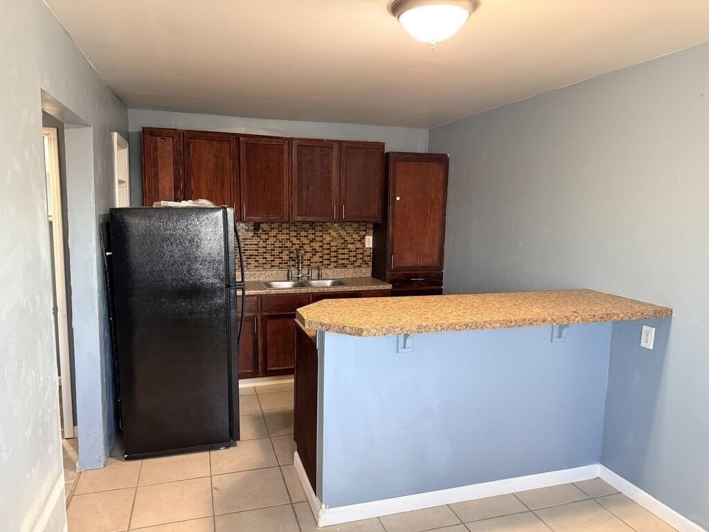 1120 W 5th St - Photo 3 of 20