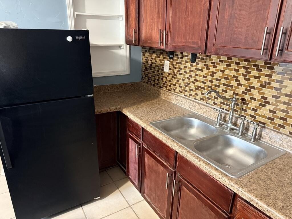 1120 W 5th St - Photo 5 of 20