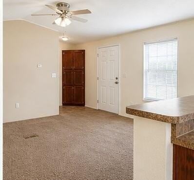402 Nw 12th St - Photo 3 of 9