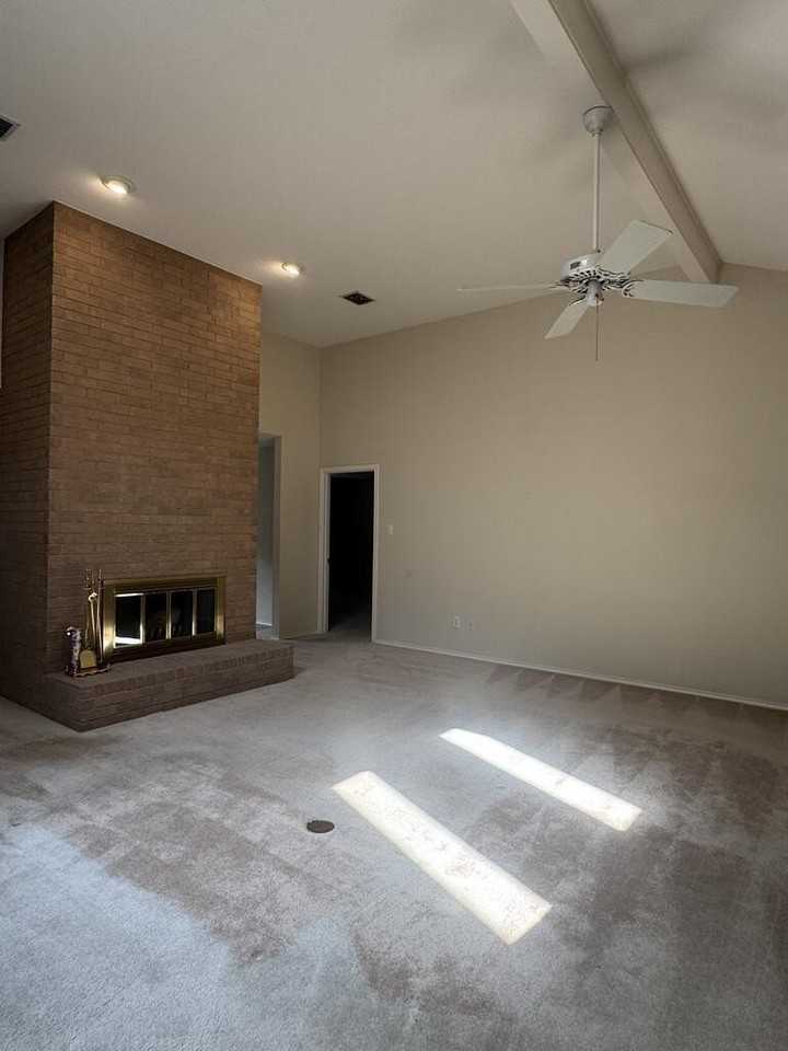2604 Caldera Dr - Photo 3 of 17