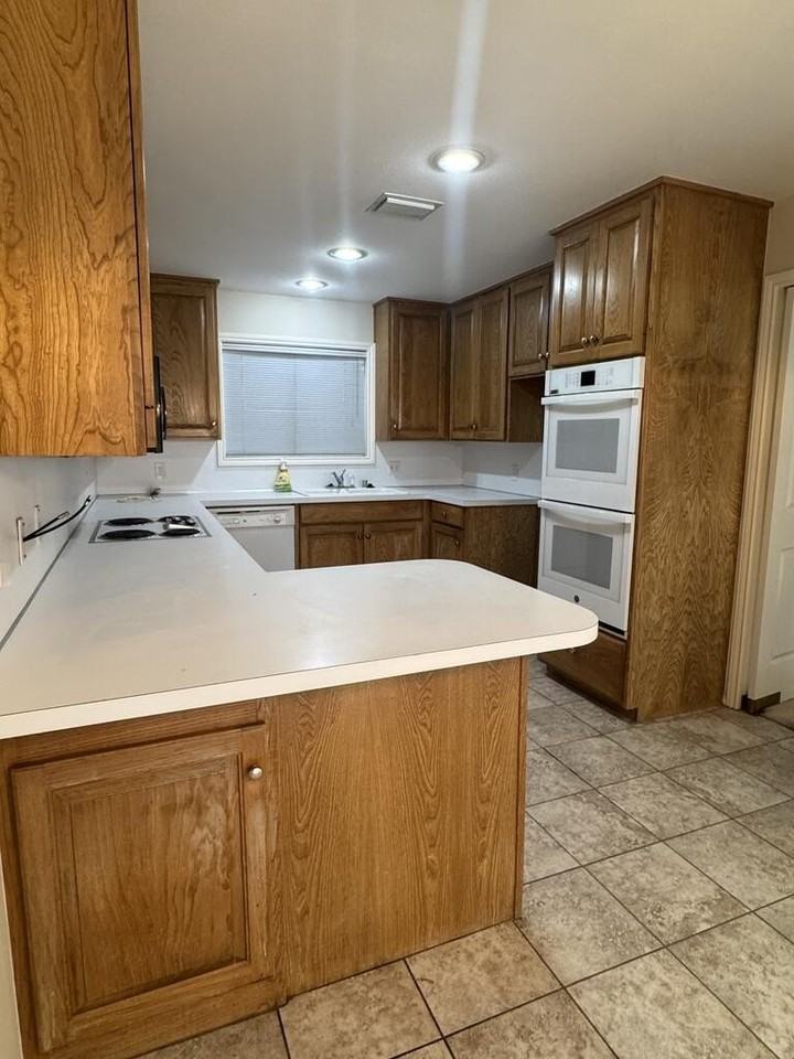 2604 Caldera Dr - Photo 4 of 17