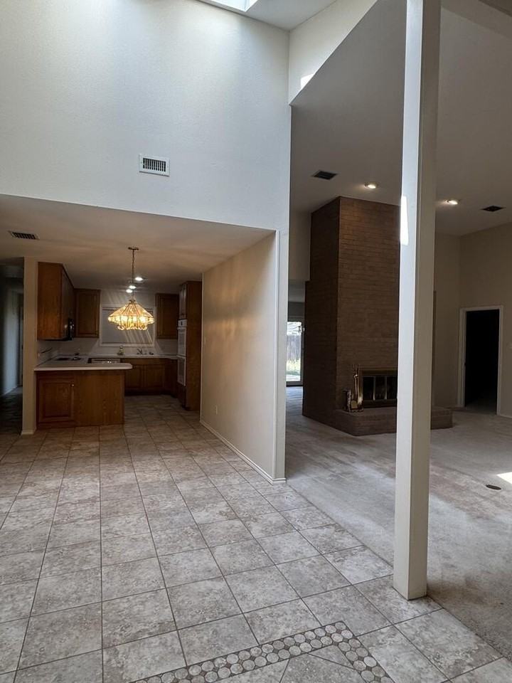 2604 Caldera Dr - Photo 6 of 17